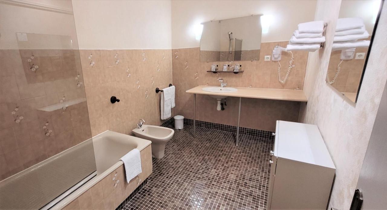 Nouvel Hotel Лон-ле-Сонье Экстерьер фото