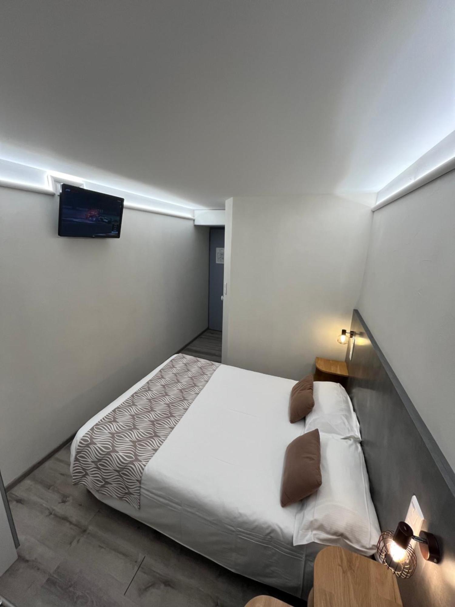 Nouvel Hotel Лон-ле-Сонье Экстерьер фото