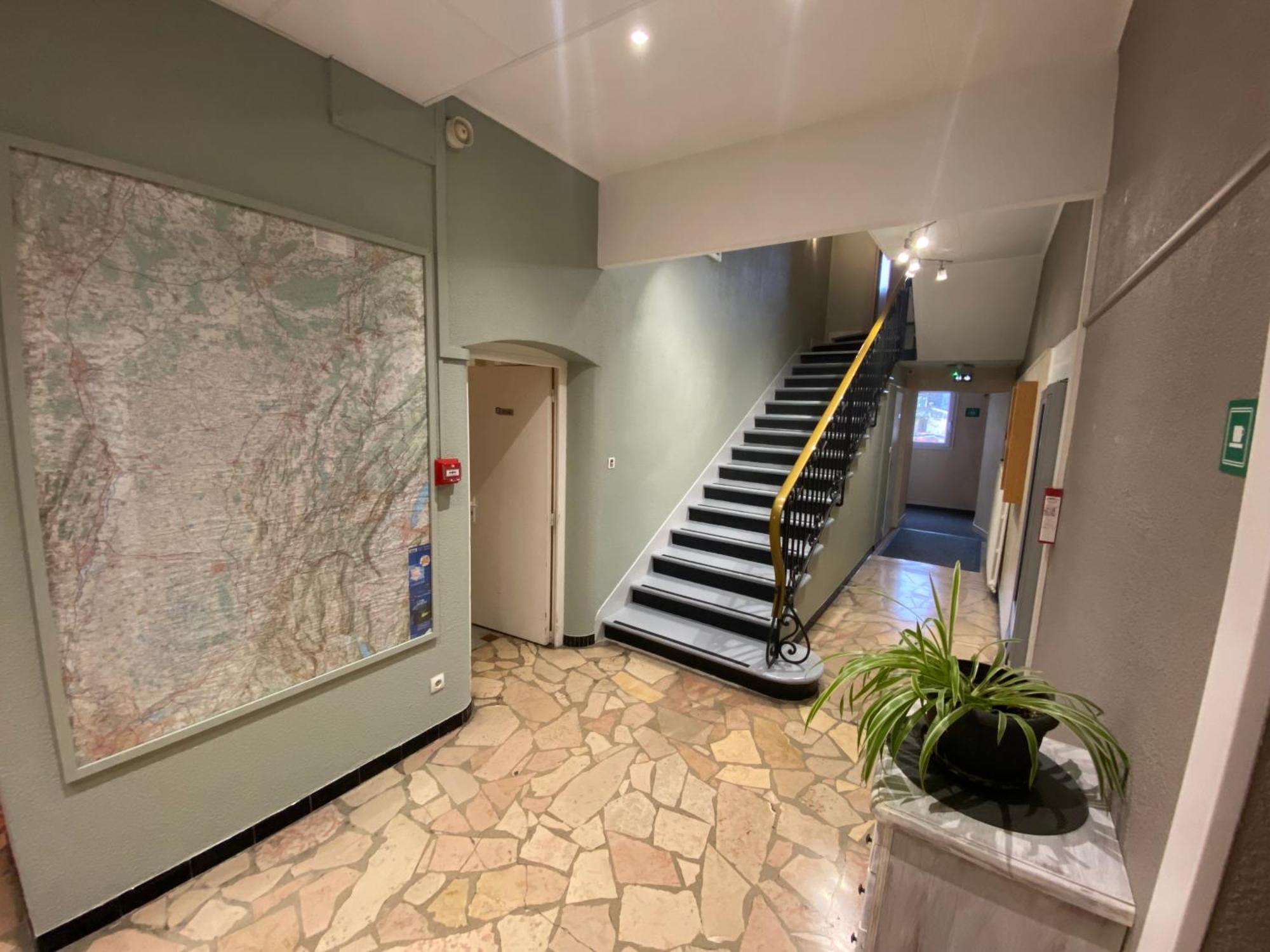 Nouvel Hotel Лон-ле-Сонье Экстерьер фото