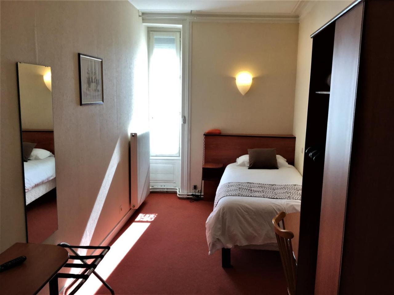 Nouvel Hotel Лон-ле-Сонье Экстерьер фото